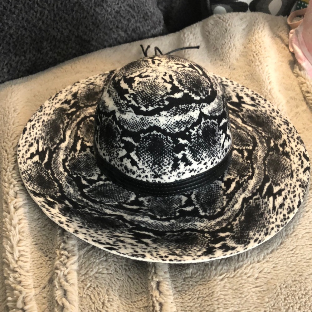 LAST CHANCE 💄 Hatch 100% Wool Hat